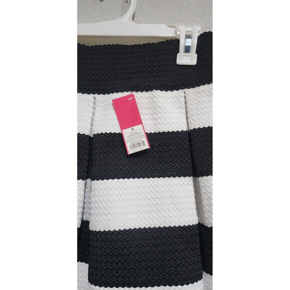 Xhilaration Womens Small Pleated Skirt Black White Striped Thick Texture Mini - Picture 3 of 12